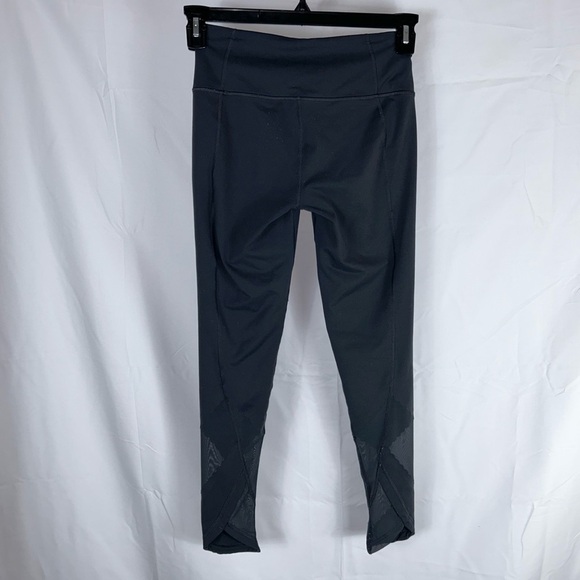 Victoria’s Secret Leggings Knockout Mesh Scalloped Edged Ankle Sports Leggings - Picture 13 of 13